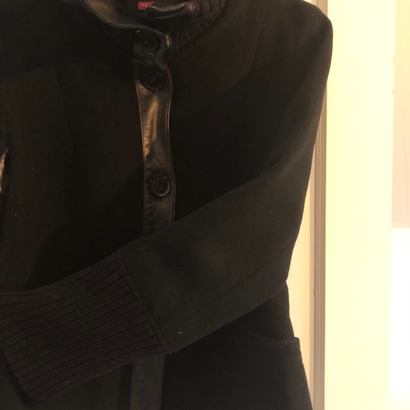 Mackage women’s black jacket - Picture 4 of 16